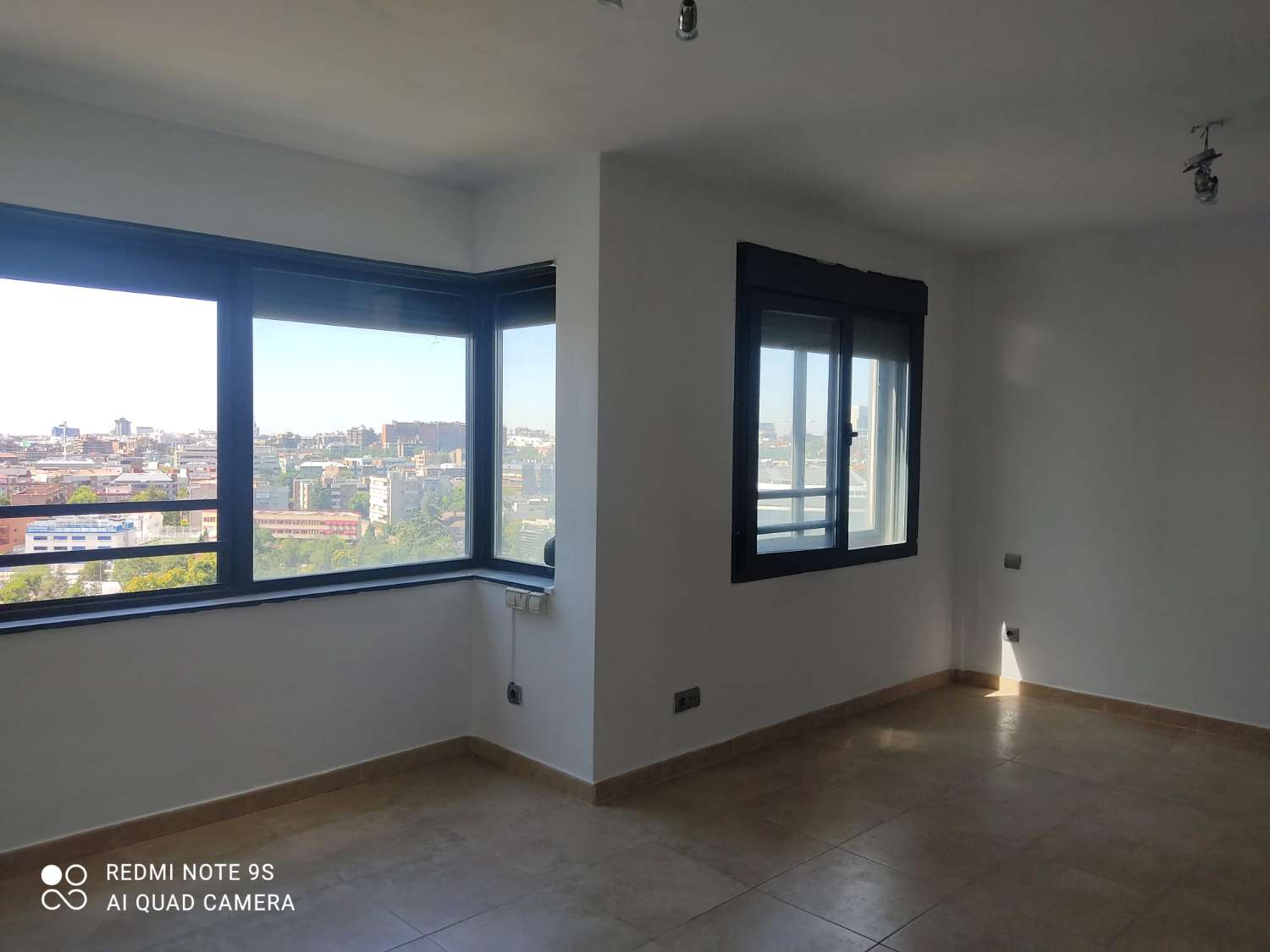 Amplio estudio Calle Bausa..