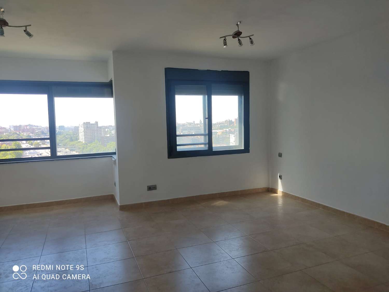 Amplio estudio Calle Bausa..