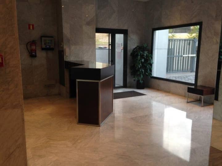 Amplio estudio Calle Bausa..