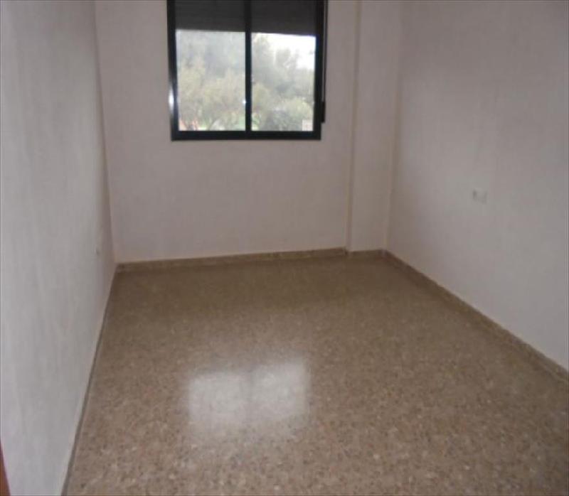 Apartament planta baixa, accés per a minusvàlids. 89m2 útils. 3 habitacions, 2 banys, garatge, a Faura (València)