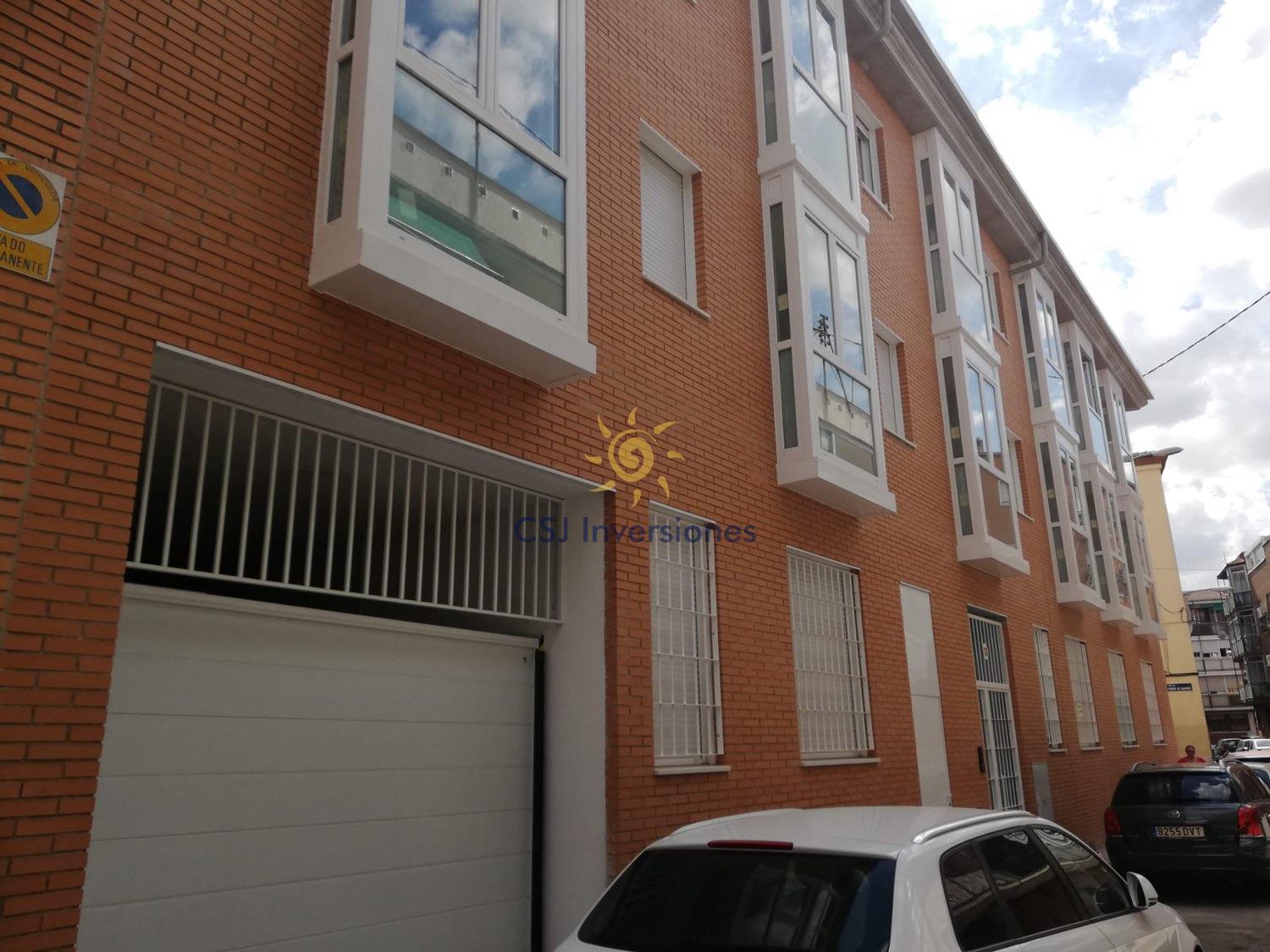 Venta de Piso a estrenar con trastero y garaje en Calle Pico de Beriáin , Villa Vallecas (Madrid). FACILIDADAES DE PAGO.