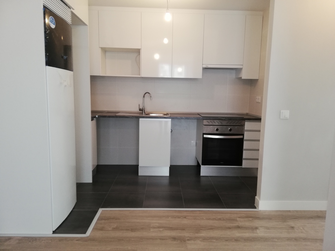 Venta de Piso a estrenar con trastero y garaje en Calle Pico de Beriáin , Villa Vallecas (Madrid). FACILIDADAES DE PAGO.