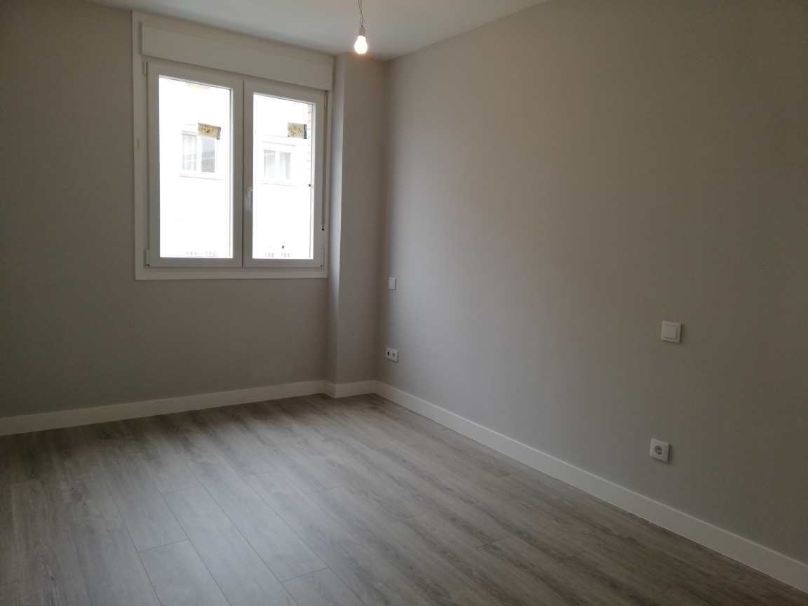 Venta de Piso a estrenar con trastero y garaje en Calle Pico de Beriáin , Villa Vallecas (Madrid). FACILIDADAES DE PAGO.