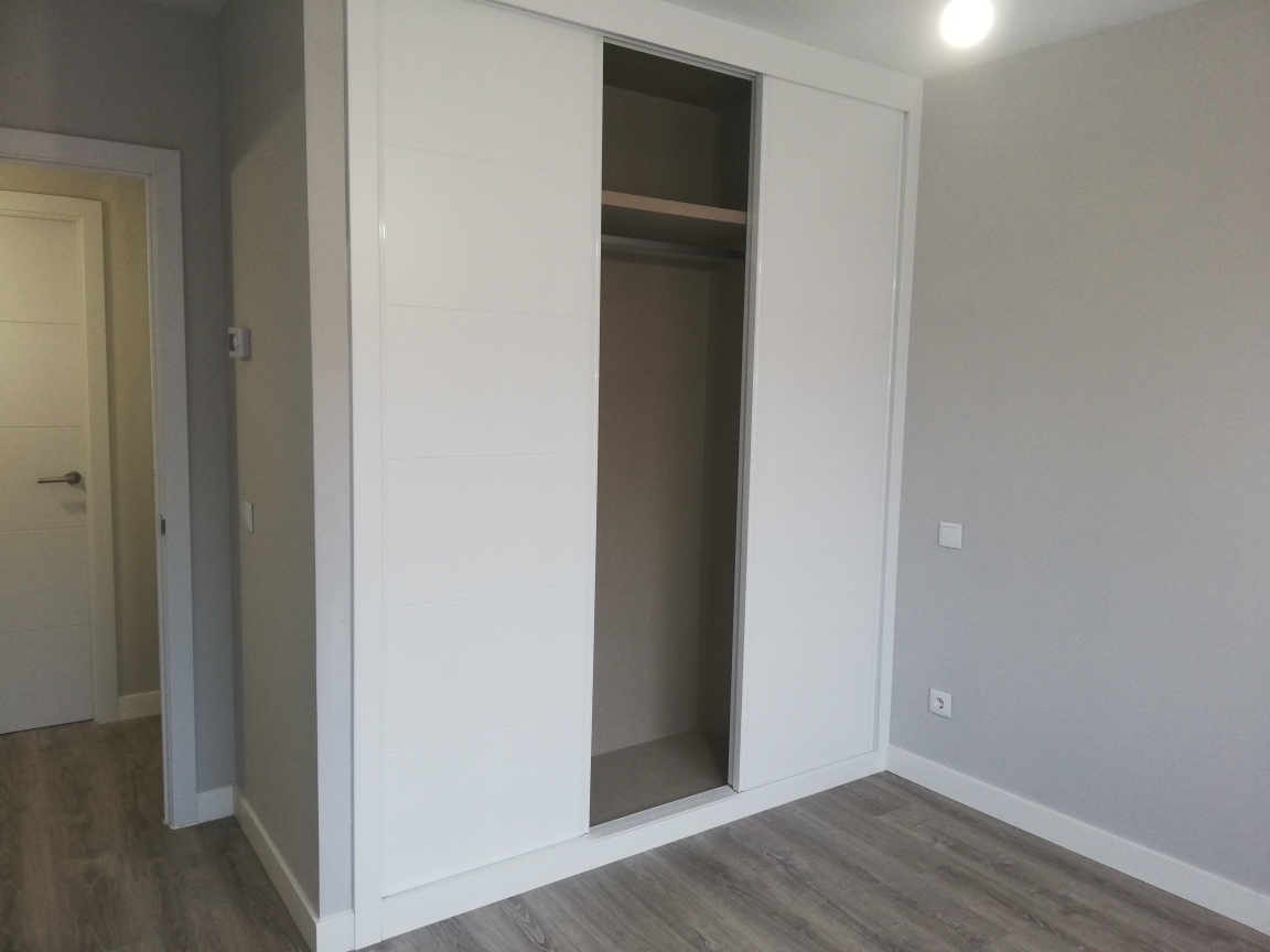 Venta de Piso a ESTRENAR con plaza de garaje y trastero incluidos, en Calle Pico de Beriáin , Villa Vallecas (Madrid). FACILIDADES DE PAGO..