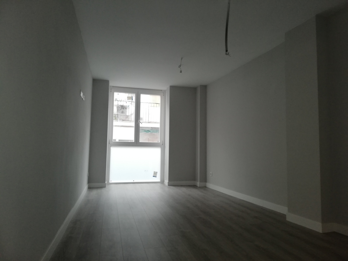 Venta de Piso a ESTRENAR con plaza de garaje y trastero incluidos, en Calle Pico de Beriáin , Villa Vallecas (Madrid). FACILIDADES DE PAGO..