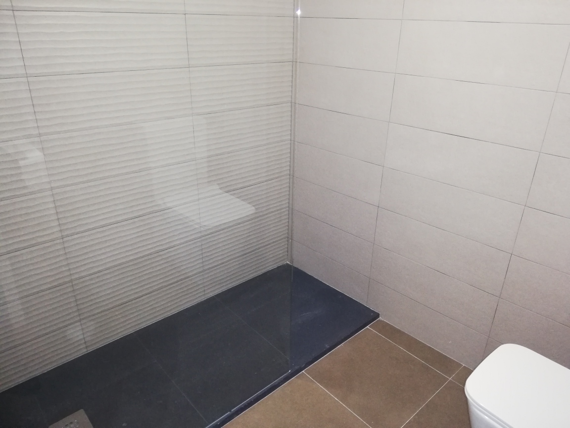 Venta de Piso a ESTRENAR con plaza de garaje y trastero incluidos, en Calle Pico de Beriáin , Villa Vallecas (Madrid). FACILIDADES DE PAGO..