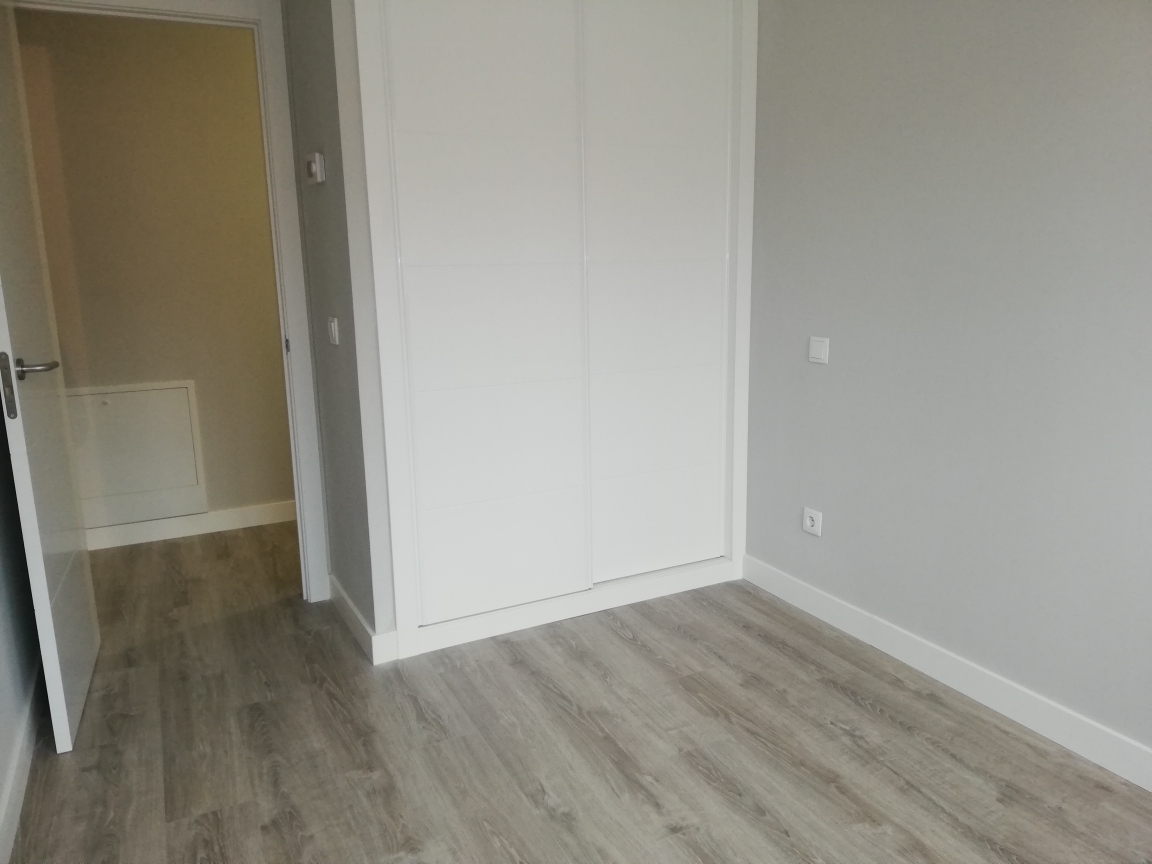 Venta de Piso a ESTRENAR con plaza de garaje y trastero incluidos, en Calle Pico de Beriáin , Villa Vallecas (Madrid). FACILIDADES DE PAGO..
