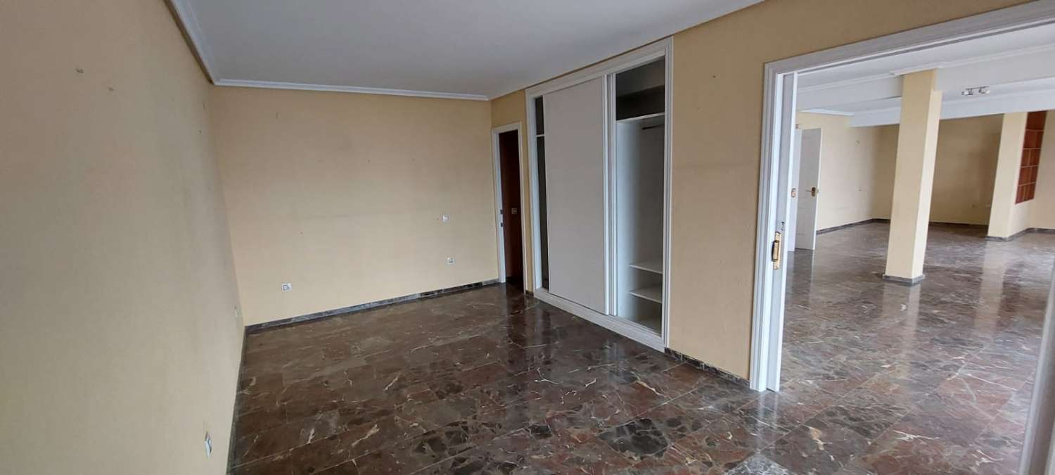 Flat te koop in Alicante