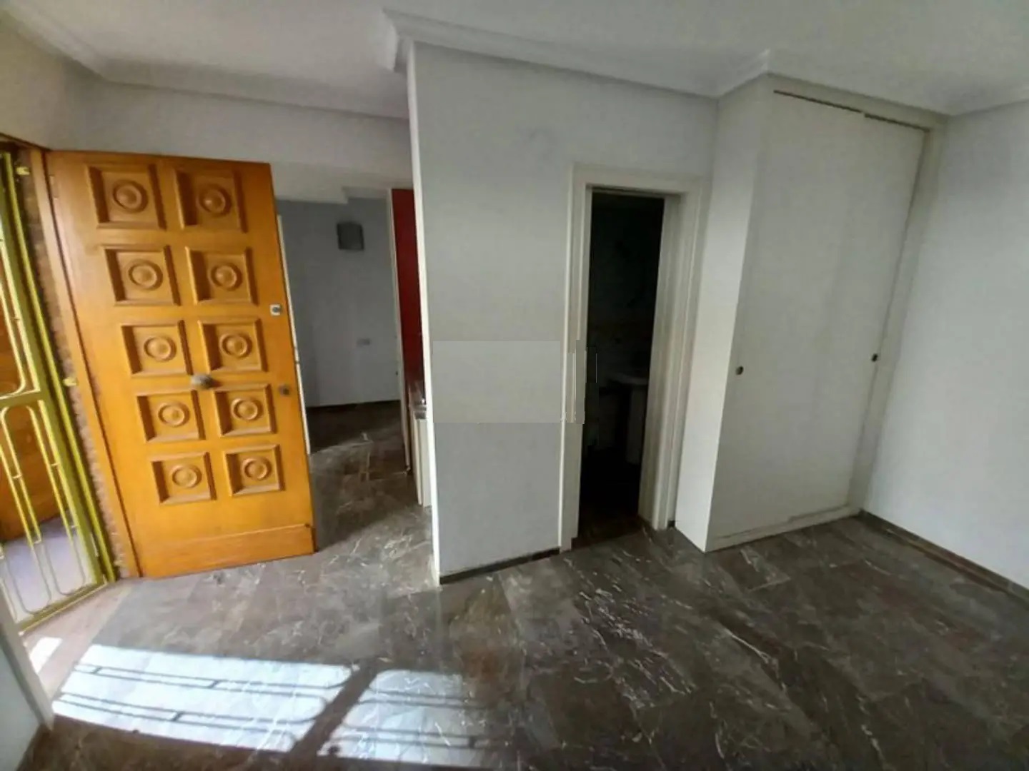 Piso en venta en calle sol naciente. residencial apartahotel garajes (Alicante/Alacant) por 275.000€ con 176m² y 3 habitaciones..