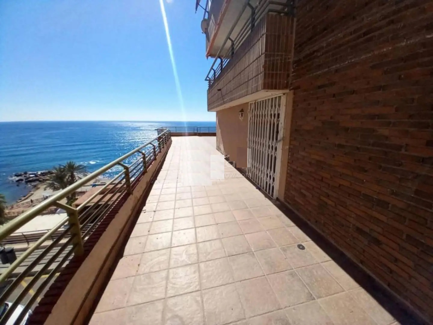 Apartment for sale in "Rising sun Street". residential aparthotel garages (Alicante/Alacant) for €275,000 with 176m² and 3 bedrooms..