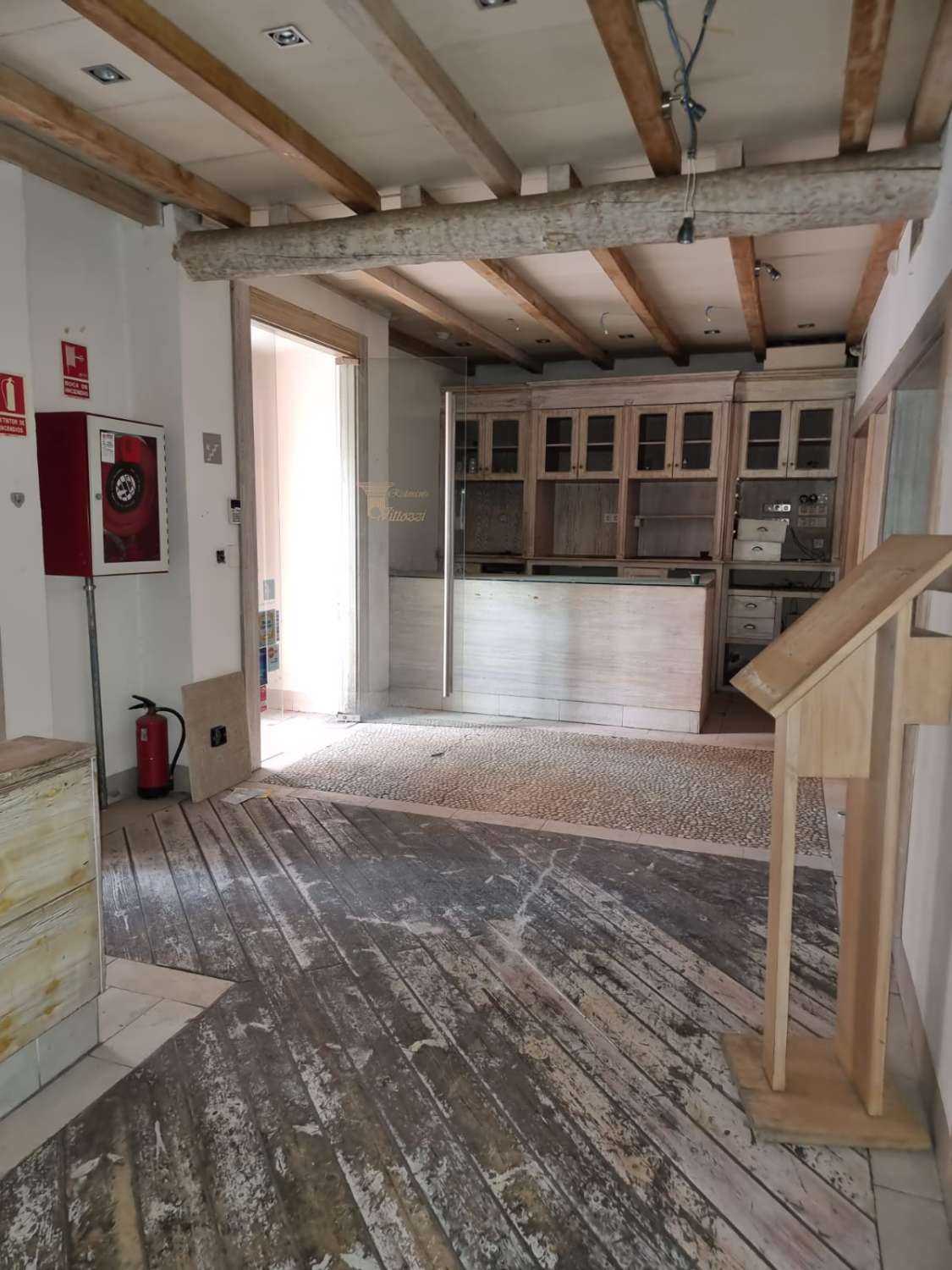 Venta de Local en Calle Carmen Calzado Alcalá de Henares (Madrid)