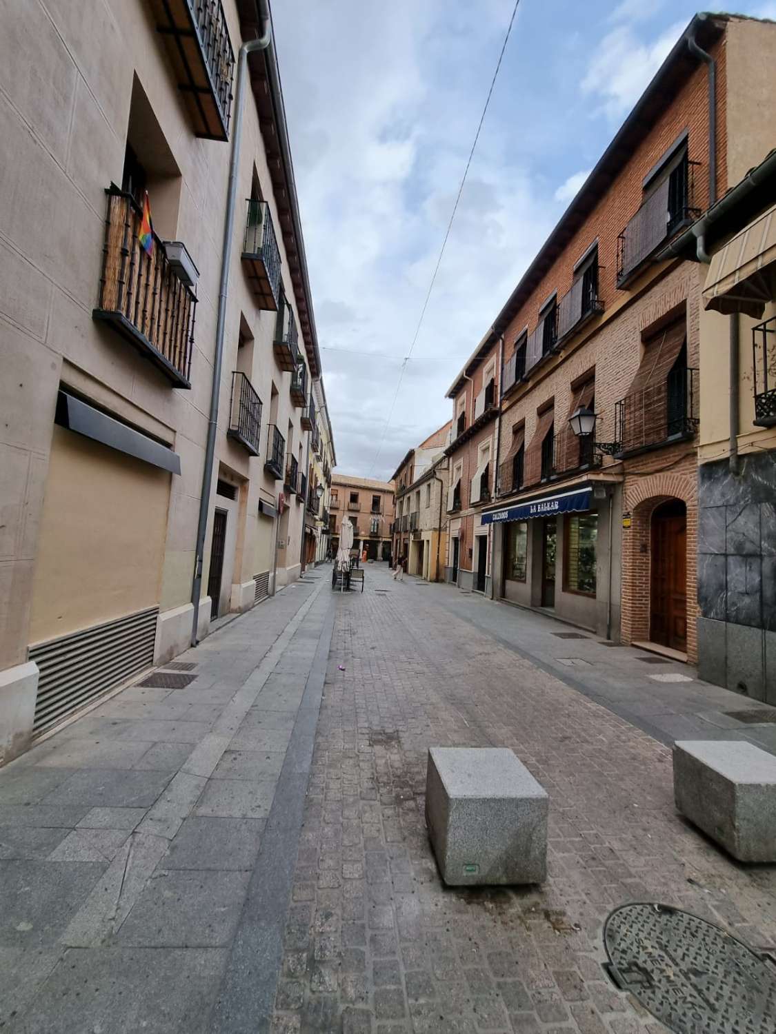 Venta de Local en Calle Carmen Calzado Alcalá de Henares (Madrid)