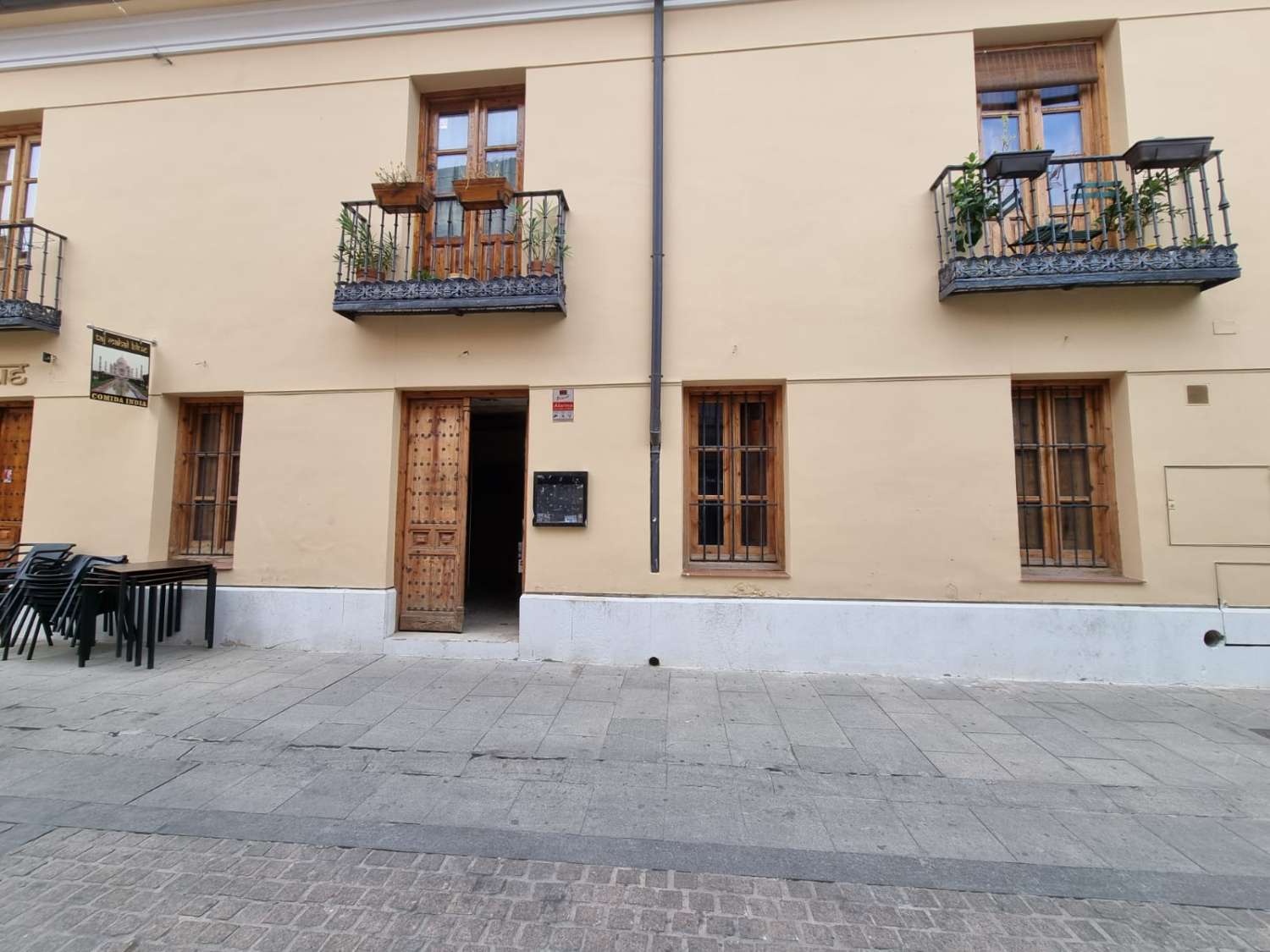 Venta de Local en Calle Carmen Calzado Alcalá de Henares (Madrid)
