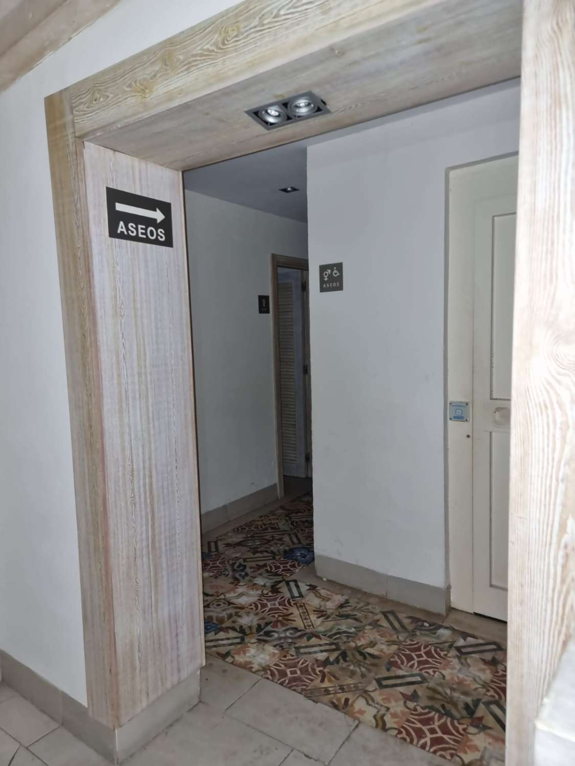 Venta de Local en Calle Carmen Calzado Alcalá de Henares (Madrid)