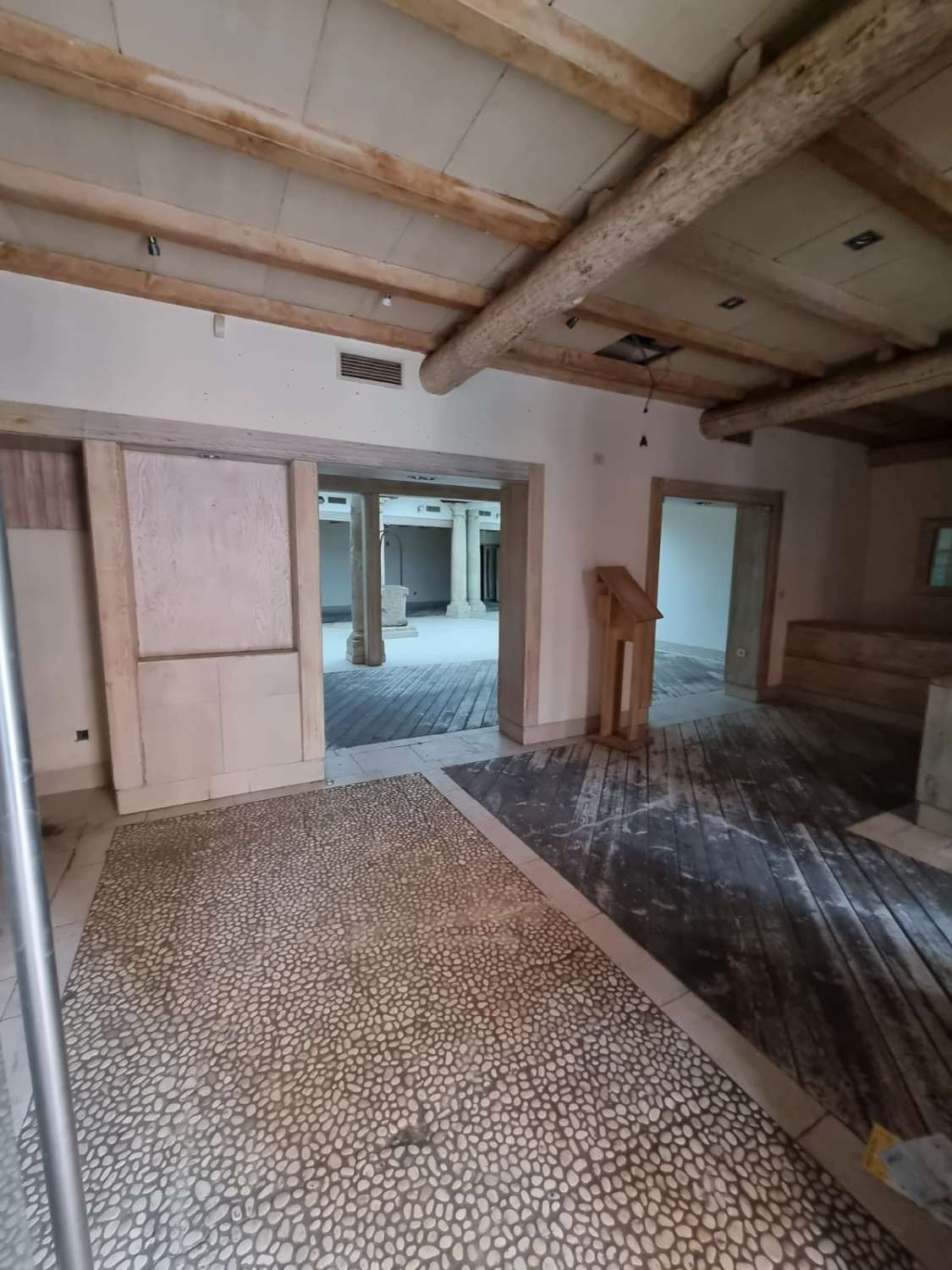 Venta de Local en Calle Carmen Calzado Alcalá de Henares (Madrid)