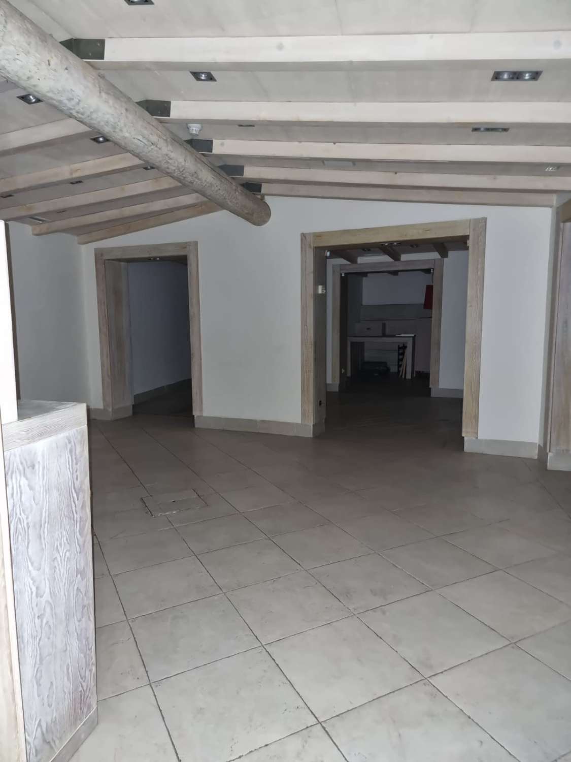 Venta de Local en Calle Carmen Calzado Alcalá de Henares (Madrid)