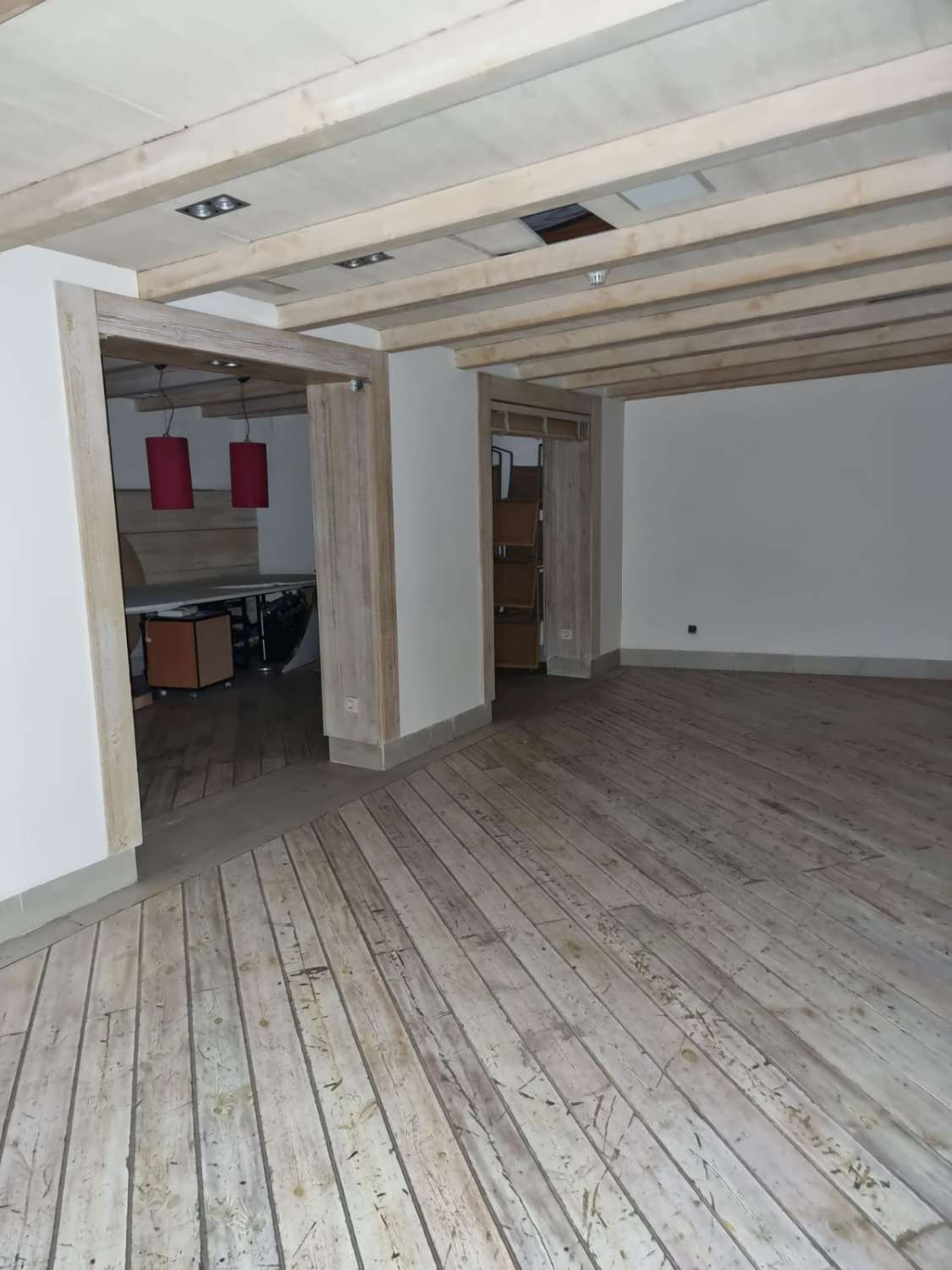 Venta de Local en Calle Carmen Calzado Alcalá de Henares (Madrid)