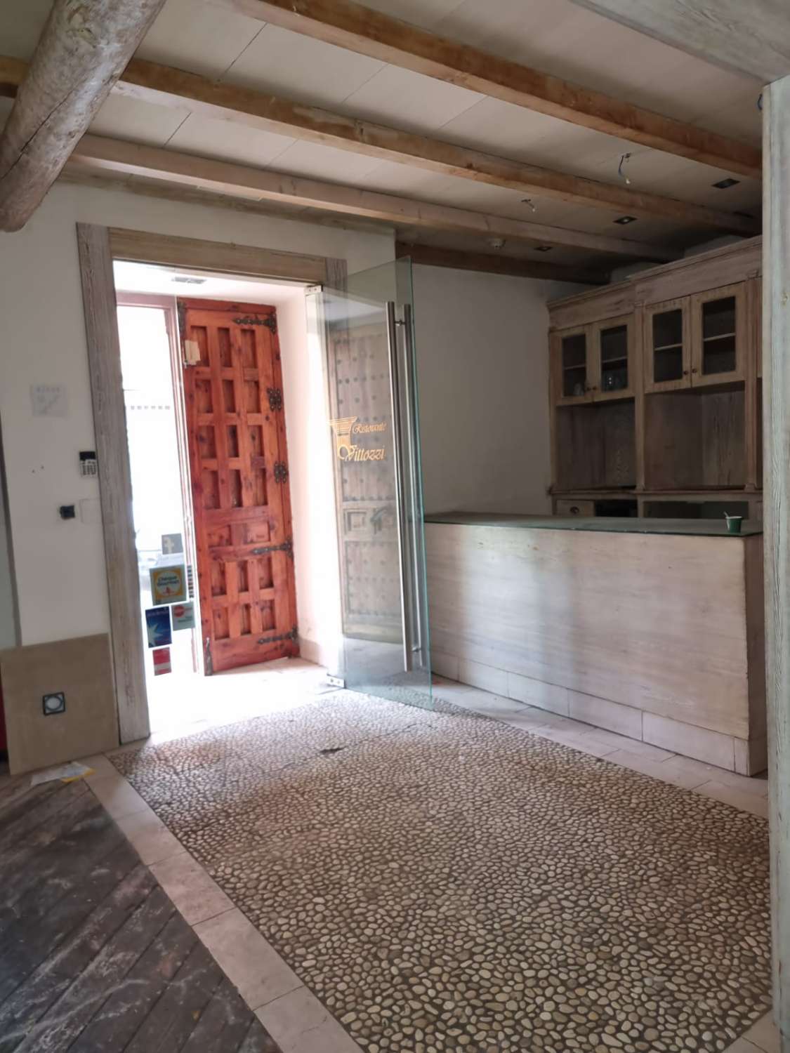 Venta de Local en Calle Carmen Calzado Alcalá de Henares (Madrid)