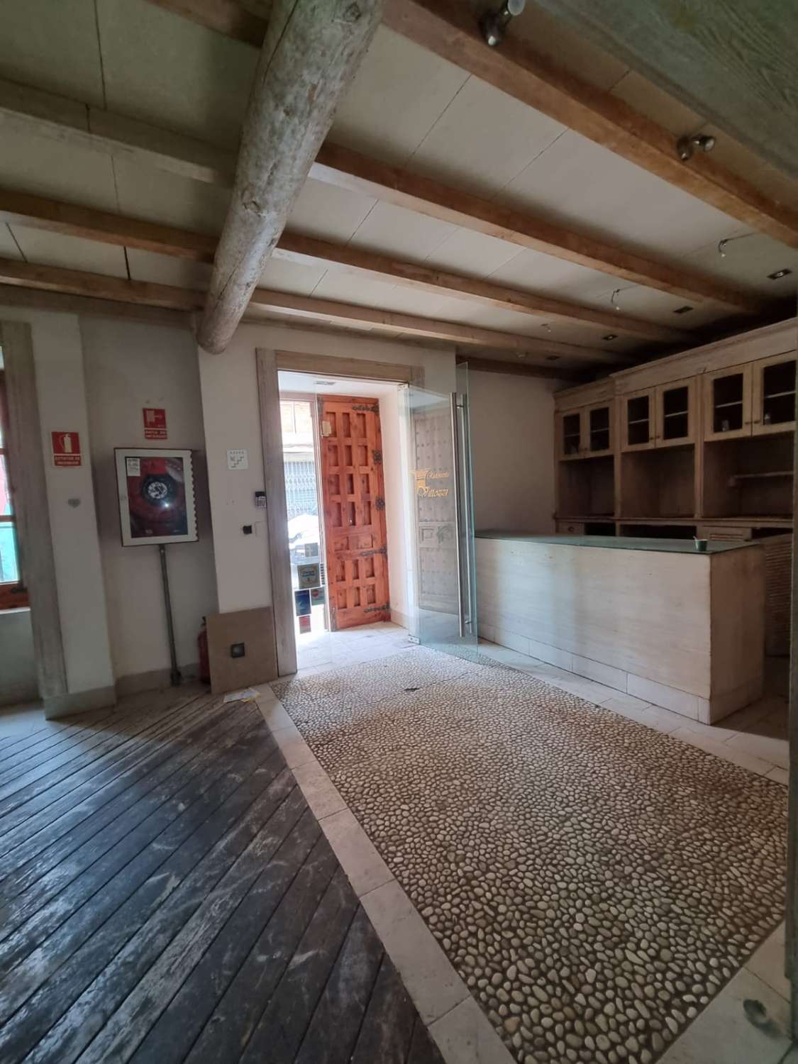 Venta de Local en Calle Carmen Calzado Alcalá de Henares (Madrid)