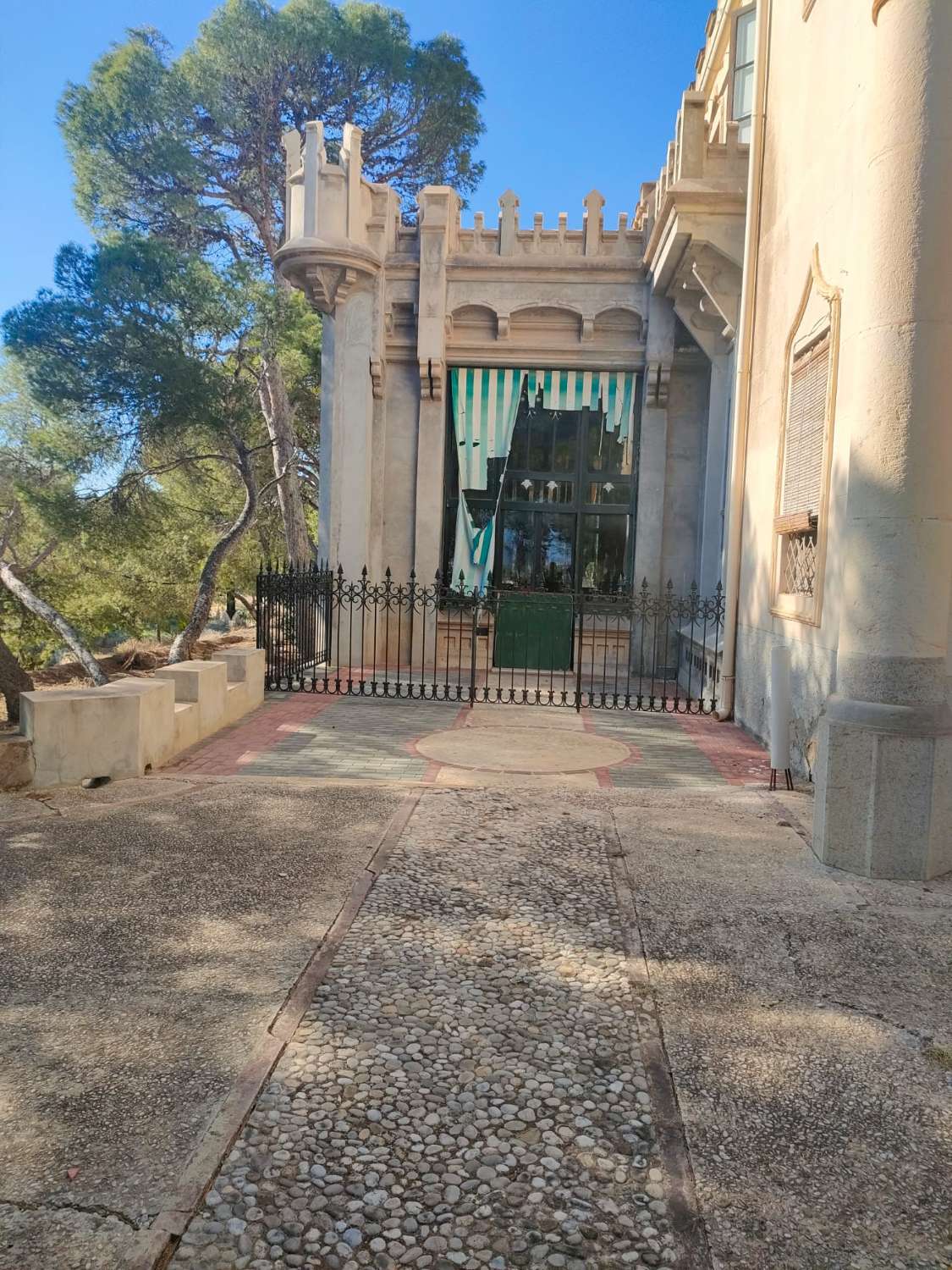 Se vende Palacete unifamiliar en Villajoyosa, Alicante