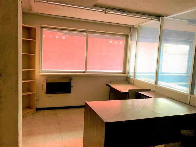 Business local for sale in Delicias (Madrid)