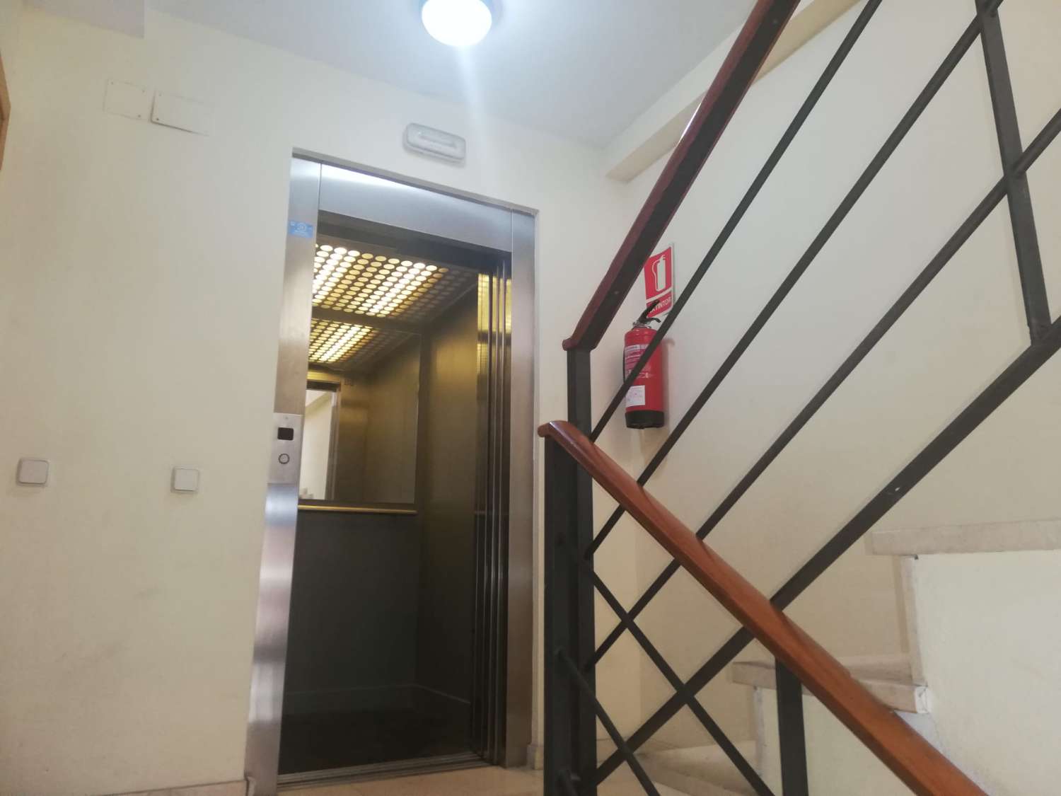 Venta de Piso en Calle Quijada de Pandiellos, Madrid...