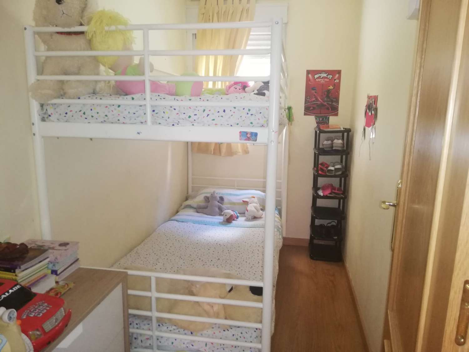 Venta de Piso en Calle Quijada de Pandiellos, Madrid...